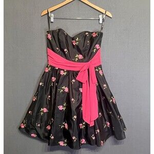Betsey Johnson Black Pink Floral Embroidered Cocktail Party Dress, size 8 Retro